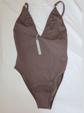 Gooseberry So Chic one piece 
In cacao 
Size medium 
Never worn with tags